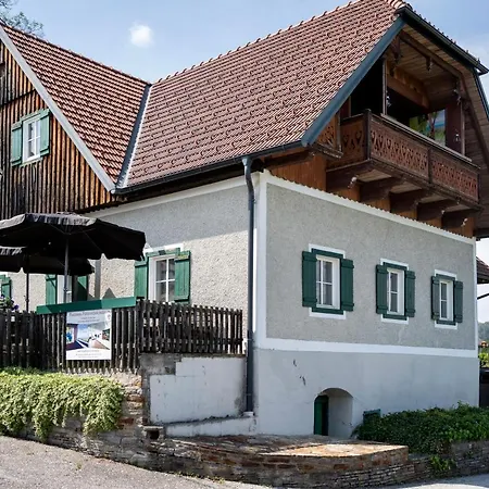 Schilcherland Apartamento *
